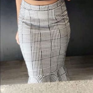 Houndstooth Patterned Skirt